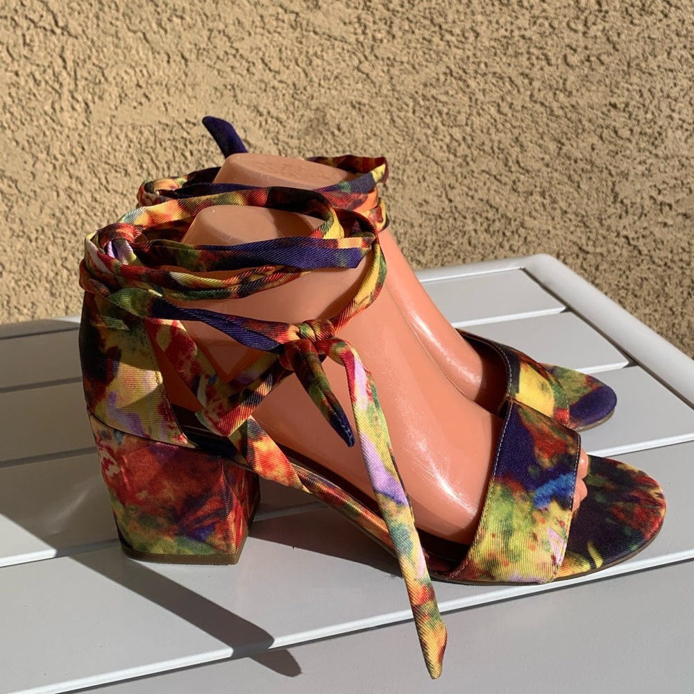 Reaction Kenneth Cole Vee Wave fall colors material sandals size 8.5